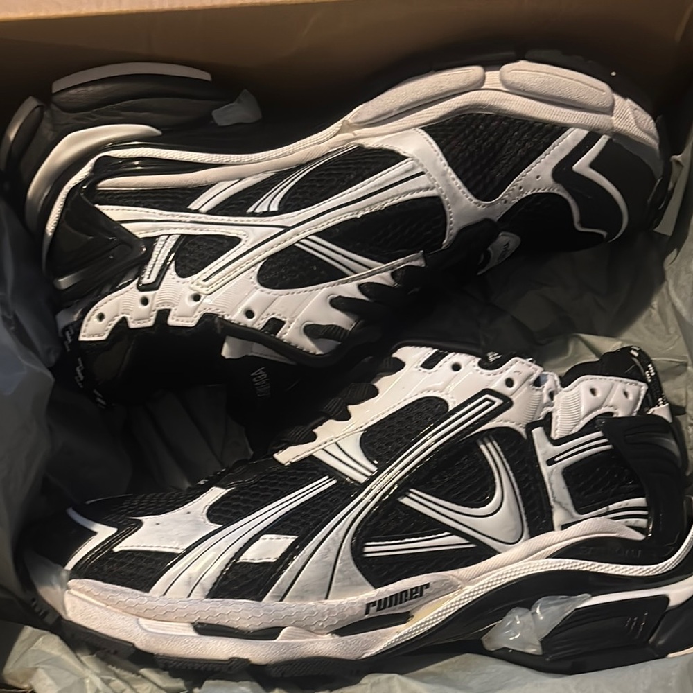 Balenciaga runners